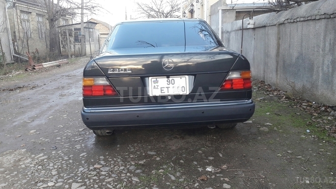 Mercedes E 230 1992, 146,000 km - 2.5 л - Tovuz