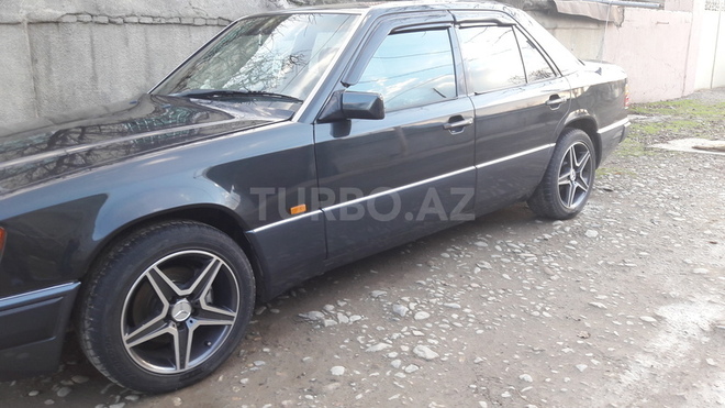 Mercedes E 230 1992, 146,000 km - 2.5 л - Tovuz