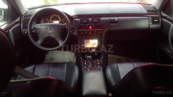 Mercedes E 220 2001, 258,258 km - 2.2 l - Bakı