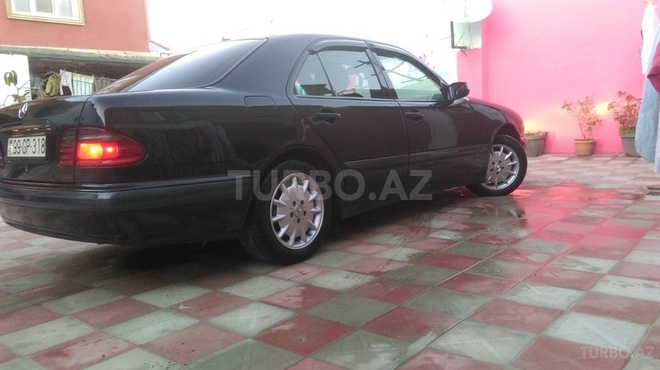 Mercedes E 220 2001, 258,258 km - 2.2 l - Bakı