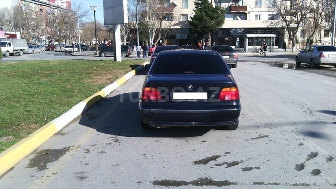 BMW 523 1997, 360,000 km - 2.5 l - Sumqayıt