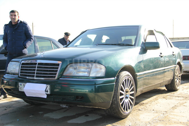 Mercedes C 220 1996, 200,000 km - 2.2 l - Sumqayıt