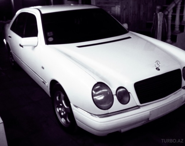 Mercedes E 230 1996, 300,200 km - 2.3 л - Bakı