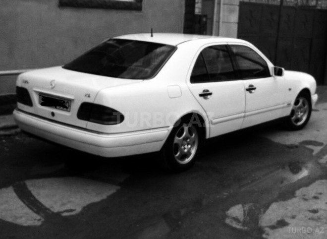 Mercedes E 230 1996, 300,200 km - 2.3 л - Bakı