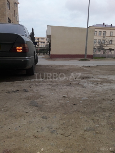 Mercedes E 250 1990, 378,514 km - 2.5 l - Bakı