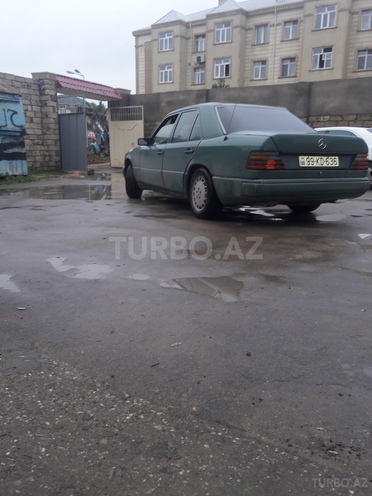 Mercedes E 250 1990, 378,514 km - 2.5 l - Bakı