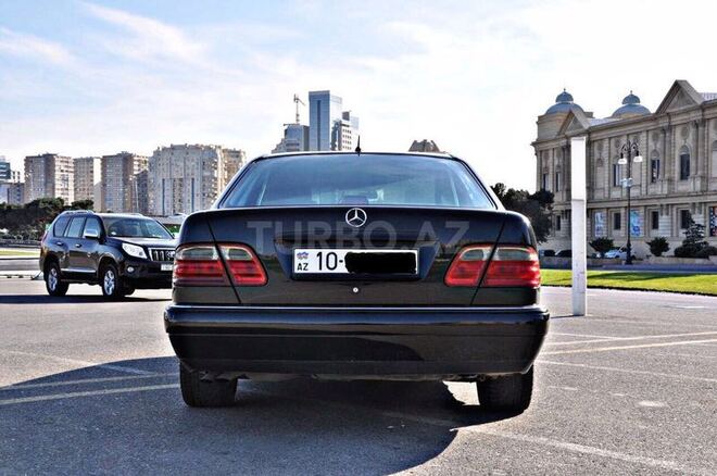 Mercedes E 240 1998, 284,500 km - 2.4 l - Bakı