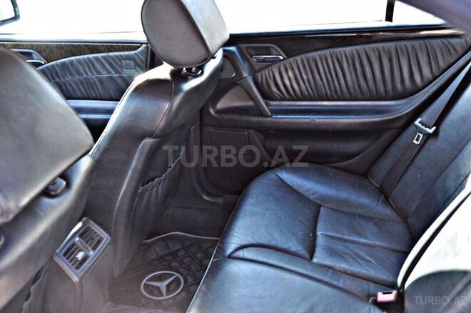 Mercedes E 240 1998, 284,500 km - 2.4 l - Bakı