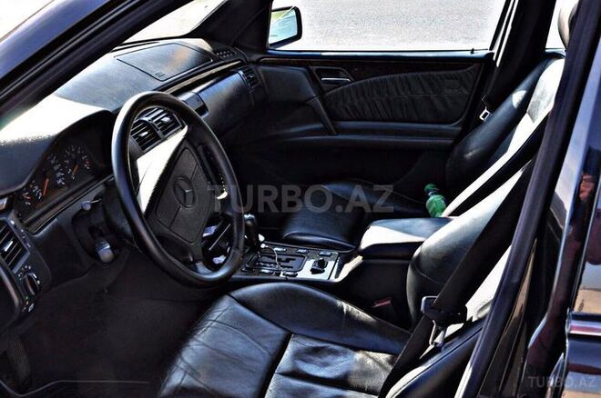 Mercedes E 240 1998, 284,500 km - 2.4 l - Bakı