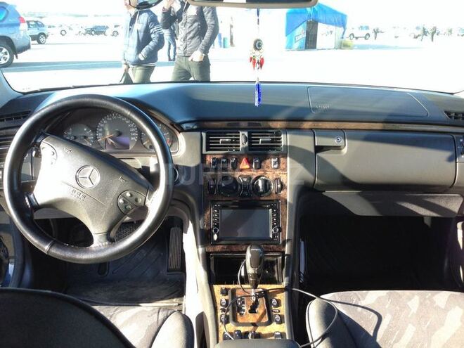 Mercedes E 270 2000, 349,000 km - 2.7 l - Bakı