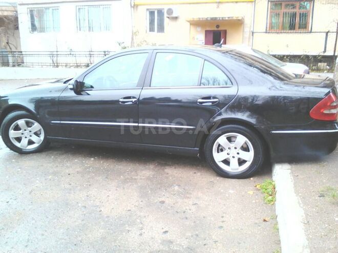 Mercedes E 220 2005, 281,000 km - 2.2 l - Bakı