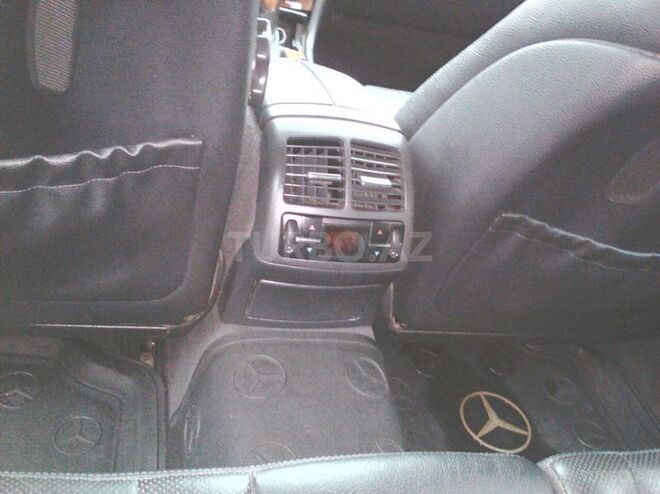 Mercedes E 220 2005, 281,000 km - 2.2 l - Bakı