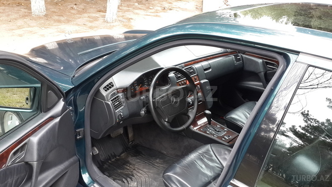 Mercedes E 240 1997, 225,000 km - 2.4 l - Sumqayıt