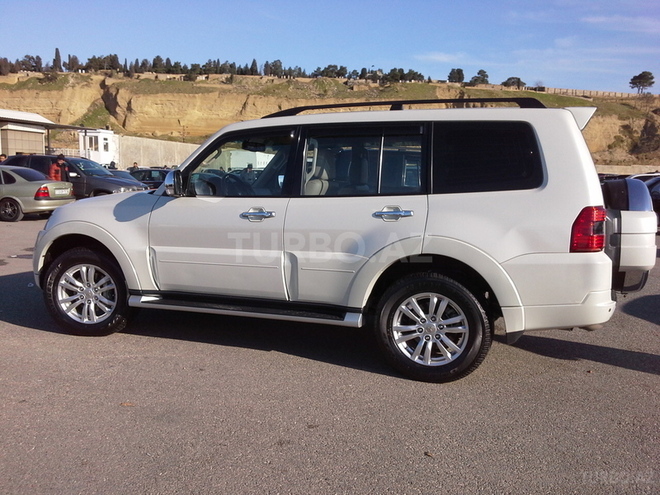 Mitsubishi Pajero 2014, 40,000 km - 3.8 l - Bakı