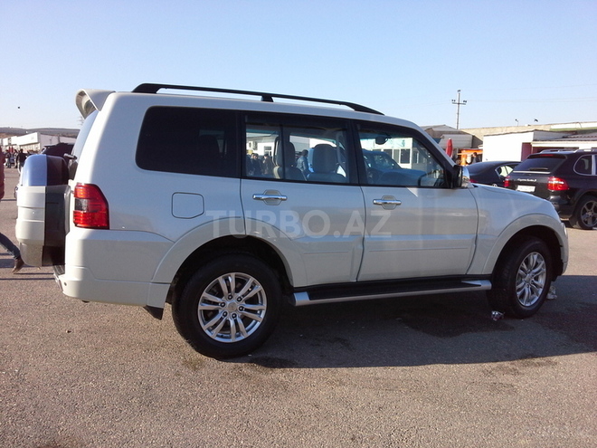 Mitsubishi Pajero 2014, 40,000 km - 3.8 l - Bakı