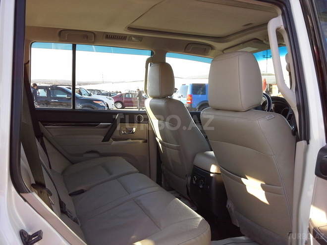 Mitsubishi Pajero 2014, 40,000 km - 3.8 l - Bakı