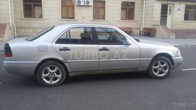 Mercedes C 220 1994, 320,000 km - 2.2 l - Bakı