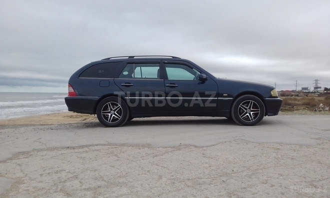 Mercedes C 200 2000, 260,000 km - 2.0 л - Sumqayıt