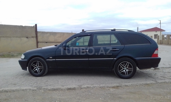 Mercedes C 200 2000, 260,000 km - 2.0 л - Sumqayıt