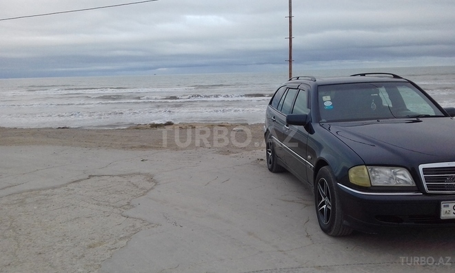 Mercedes C 200 2000, 260,000 km - 2.0 л - Sumqayıt