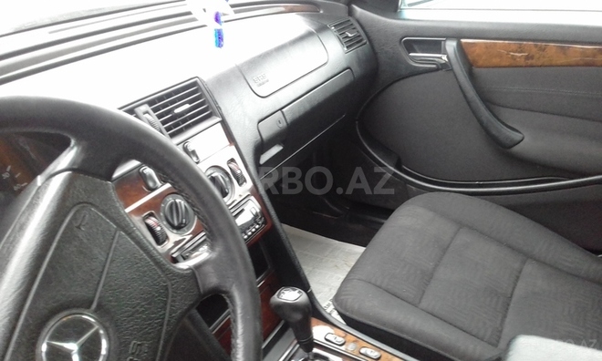 Mercedes C 200 2000, 260,000 km - 2.0 л - Sumqayıt