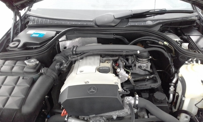 Mercedes C 200 2000, 260,000 km - 2.0 л - Sumqayıt