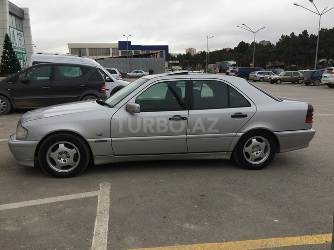 Mercedes C 240 1997, 239,000 km - 2.4 л - Bakı