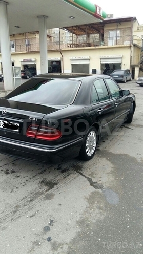 Mercedes E 220 2000, 390,000 km - 2.2 l - Bakı