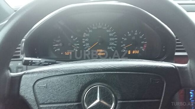 Mercedes C 200 2000, 186,000 km - 2.0 л - Sumqayıt