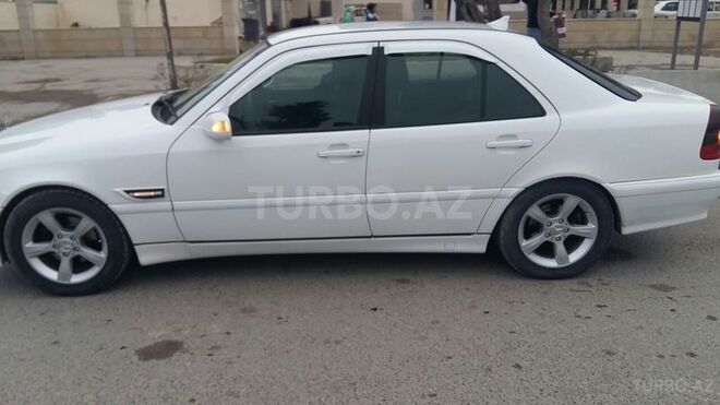 Mercedes C 200 2000, 186,000 km - 2.0 л - Sumqayıt