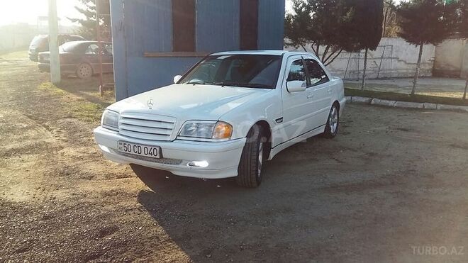 Mercedes C 200 2000, 186,000 km - 2.0 л - Sumqayıt