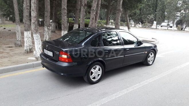 Opel Vectra 1998, 250,000 km - 2.0 l - Sumqayıt