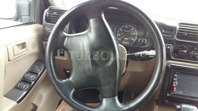 Isuzu  1999, 250,000 km - 3.2 l - Bakı