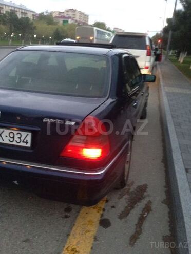 Mercedes C 220 1996, 298,000 km - 2.2 l - Sumqayıt