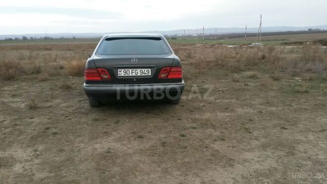 Mercedes E 220 1995, 255,880 km - 2.2 л - Ağsu