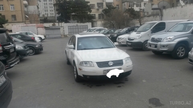 Volkswagen Passat 2003, 150,000 km - 1.8 l - Bakı