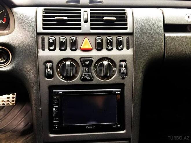 Mercedes E 320 2001, 330,000 km - 3.2 l - Bakı