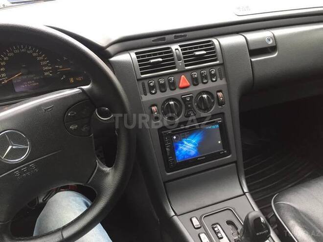Mercedes E 320 2001, 330,000 km - 3.2 l - Bakı