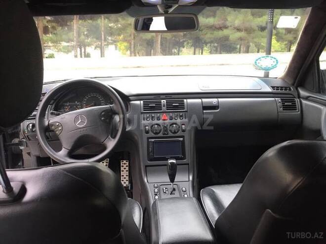 Mercedes E 320 2001, 330,000 km - 3.2 l - Bakı