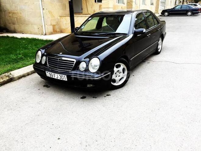 Mercedes E 320 2001, 330,000 km - 3.2 l - Bakı
