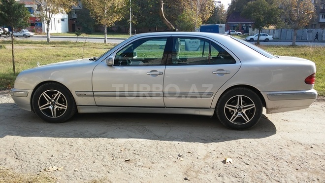 Mercedes E 220 2001, 330,000 km - 2.2 l - Mingəçevir
