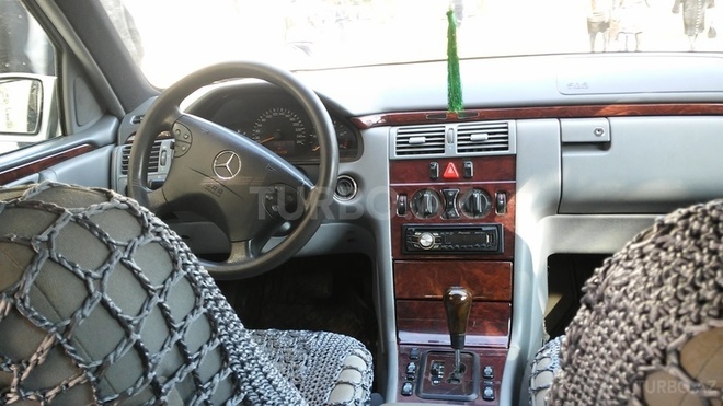 Mercedes E 220 2001, 330,000 km - 2.2 l - Mingəçevir