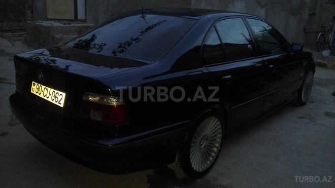 BMW 528 2000, 330,000 km - 2.8 l - Bakı