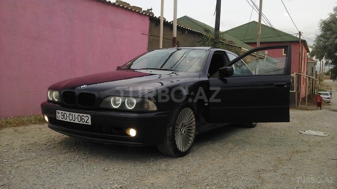 BMW 528 2000, 330,000 km - 2.8 l - Bakı