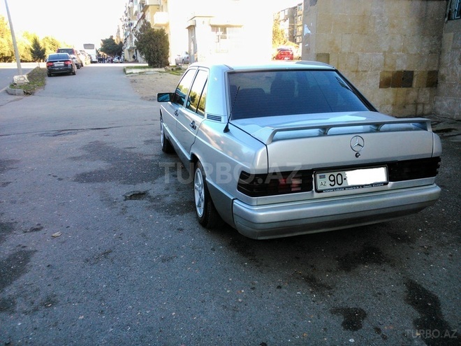 Mercedes E 260 1990, 380,000 km - 2.6 l - Bakı