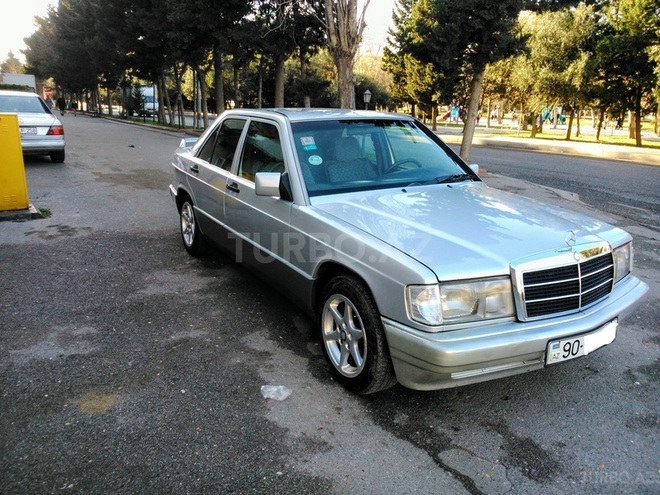 Mercedes E 260 1990, 380,000 km - 2.6 l - Bakı