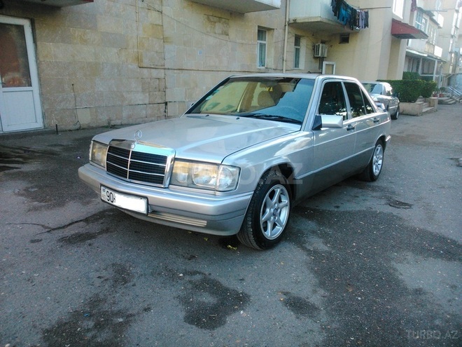 Mercedes E 260 1990, 380,000 km - 2.6 l - Bakı