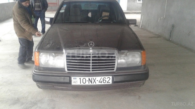 Mercedes E 200 1992, 365,800 km - 0.2 l - Saatlı