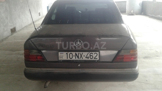 Mercedes E 200 1992, 365,800 km - 0.2 l - Saatlı
