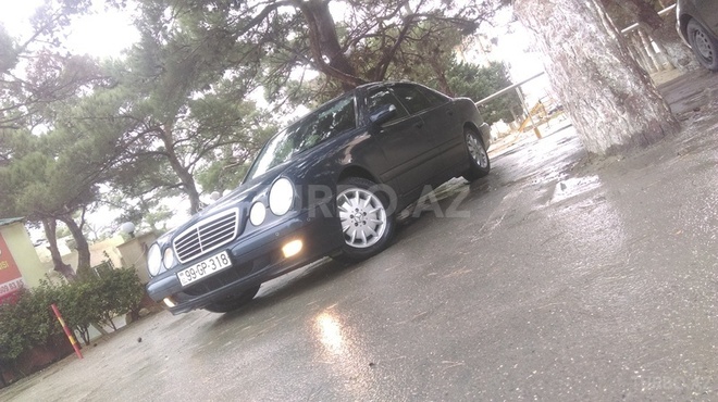 Mercedes E 220 2001, 258,258 km - 2.2 l - Bakı